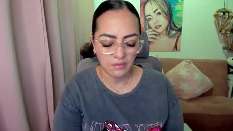 Mariana Lopez online show from 11-25-25, 12:54