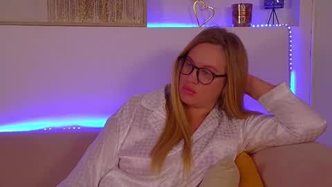 Maria online show from 03-10-25, 02:06