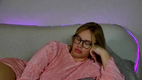 Maria online show from 09-26-25, 07:12