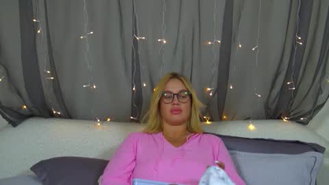 Maria online show from 11-26-25, 11:11