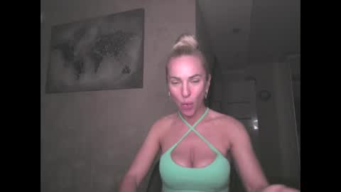 Snapshot of marianna1977 chatting on 06-01-26, 07:37 marianna1977 online show from 06-01-26, 07:37
