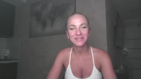 Snapshot of marianna1977 chatting on 06-12-26, 07:13 marianna1977 online show from 06-12-26, 07:13