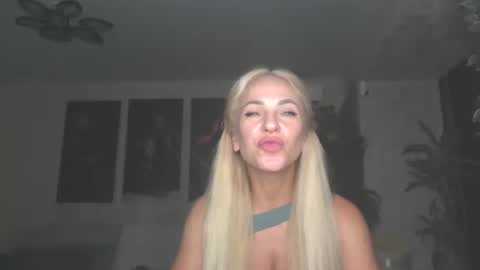Snapshot of marianna1977 chatting on 07-22-26, 07:05 marianna1977 online show from 07-22-26, 07:05