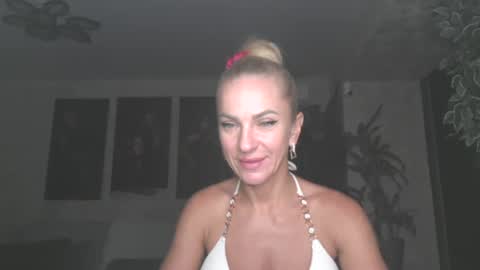 Snapshot of marianna1977 chatting on 07-29-26, 07:23 marianna1977 online show from 07-29-26, 07:23