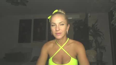 Snapshot of marianna1977 chatting on 07-30-26, 07:02 marianna1977 online show from 07-30-26, 07:02