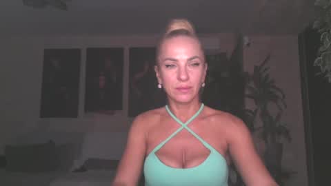 Snapshot of marianna1977 chatting on 08-03-26, 07:17 marianna1977 online show from 08-03-26, 07:17