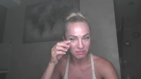 Snapshot of marianna1977 chatting on 08-09-26, 07:19 marianna1977 online show from 08-09-26, 07:19