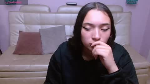 Snapshot of marianne_cam chatting on 04-16-26, 02:07 marianne_cam online show from 04-16-26, 02:07