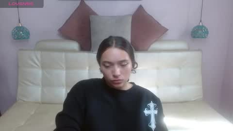Snapshot of marianne_cam chatting on 04-20-26, 01:47 marianne_cam online show from 04-20-26, 01:47