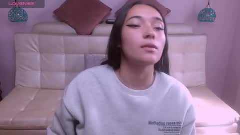 Snapshot of marianne_cam chatting on 04-24-26, 02:19 marianne_cam online show from 04-24-26, 02:19