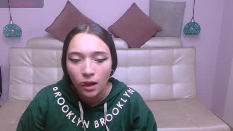 Snapshot of marianne_cam chatting on 04-29-26, 03:27 marianne_cam online show from 04-29-26, 03:27