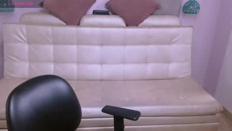 Snapshot of marianne_cam chatting on 04-29-26, 05:30 marianne_cam online show from 04-29-26, 05:30