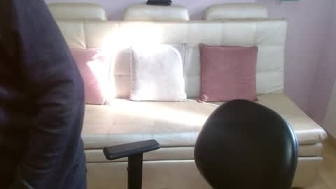 Snapshot of marianne_cam chatting on 05-07-26, 12:43 marianne_cam online show from 05-07-26, 12:43