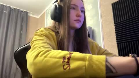 Snapshot of mariannekeetan chatting on 11-30-25, 09:24 Aria online show from 11-30-25, 09:24