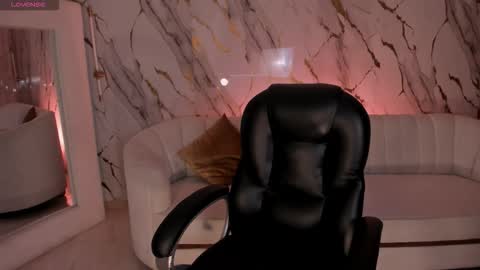 Marianne  online show from 03-02-26, 08:37