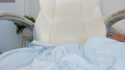 Maria Pettit online show from 02-25-25, 12:24