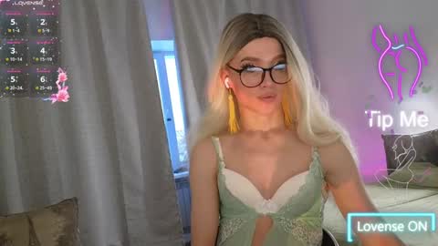 Snapshot of maridekoks chatting on 01-22-25, 01:21 Mari online show from 01-22-25, 01:21