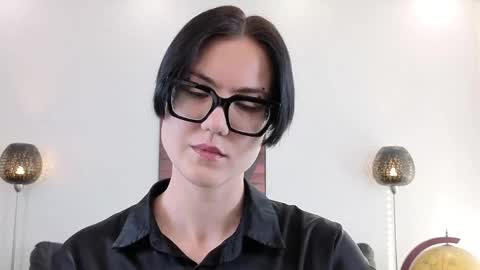 Marie Fitch online show from 04-17-26, 03:53