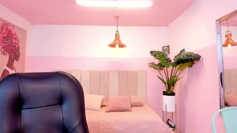 Snapshot of marie_harper chatting on 12-20-24, 03:47 Marie online show from 12-20-24, 03:47