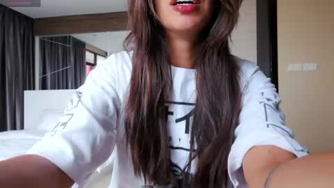 Snapshot of marie_jacob chatting on 07-23-26, 02:42 Marie online show from 07-23-26, 02:42