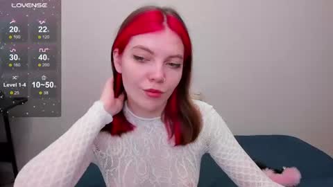 Snapshot of marie_reyess chatting on 06-28-26, 05:13 Marie 3 online show from 06-28-26, 05:13