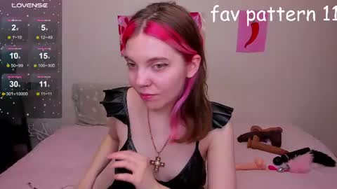 Snapshot of marie_reyess chatting on 07-18-26, 01:04 Marie 3 online show from 07-18-26, 01:04