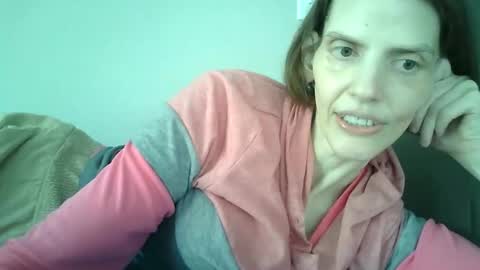 Snapshot of mariejojo chatting on 04-05-26, 03:31 Mariejojo online show from 04-05-26, 03:31