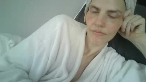 Snapshot of mariejojo chatting on 06-24-26, 02:16 Mariejojo online show from 06-24-26, 02:16