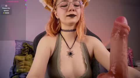 Snapshot of mariel_a_gold chatting on 02-28-25, 07:05 Mariel Gold online show from 02-28-25, 07:05