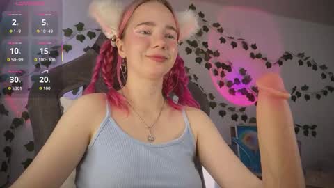 Snapshot of mariel_a_gold chatting on 09-30-25, 05:12 Mariel Gold online show from 09-30-25, 05:12