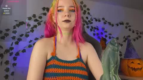 Snapshot of mariel_a_gold chatting on 10-30-25, 05:31 Mariel Gold online show from 10-30-25, 05:31