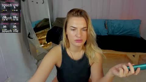 Snapshot of mariel_lie chatting on 11-12-25, 01:17 Mariel online show from 11-12-25, 01:17