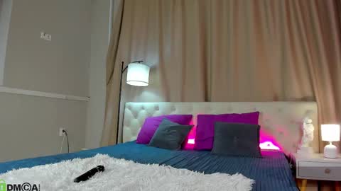 Snapshot of mariel_lie chatting on 03-30-26, 01:17 Mariel online show from 03-30-26, 01:17