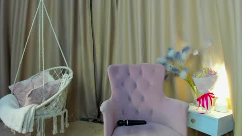 Snapshot of mariel_lie chatting on 04-09-26, 02:00 Mariel online show from 04-09-26, 02:00