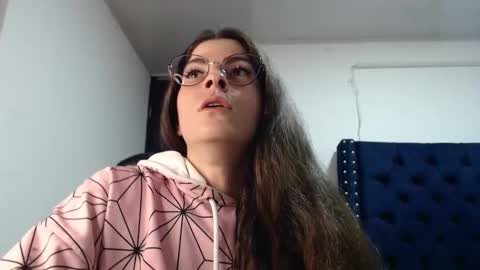 Snapshot of mariel_sins21 chatting on 02-21-25, 11:21 Mariie online show from 02-21-25, 11:21