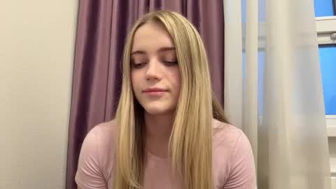 Sofia online show from 03-04-26, 03:18