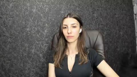 Snapshot of marielleanker chatting on 09-23-25, 10:51 marielleanker online show from 09-23-25, 10:51