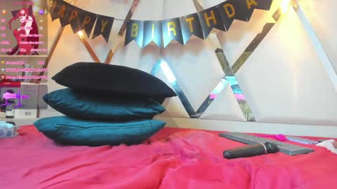 Snapshot of marielqueenx chatting on 01-05-25, 06:13 Viviana online show from 01-05-25, 06:13