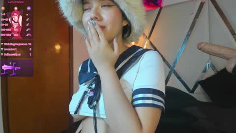 Snapshot of marielqueenx chatting on 02-06-25, 10:04 Viviana online show from 02-06-25, 10:04