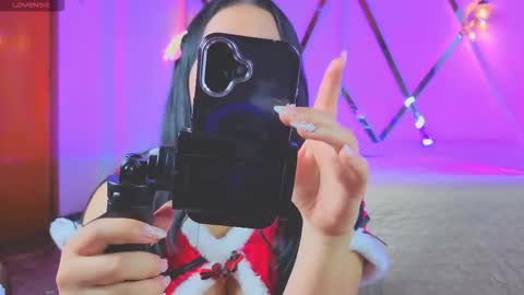 Snapshot of marielqueenx chatting on 12-20-25, 08:54 Viviana online show from 12-20-25, 08:54