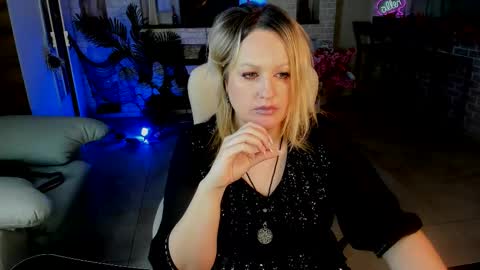 mariemlui online show from 10-26-25, 12:11