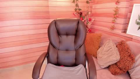 Snapshot of marien_thomson_ chatting on 02-09-25, 02:28 Marien online show from 02-09-25, 02:28