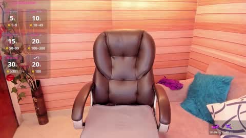 Snapshot of marien_thomson_ chatting on 09-28-25, 10:59 Marien online show from 09-28-25, 10:59