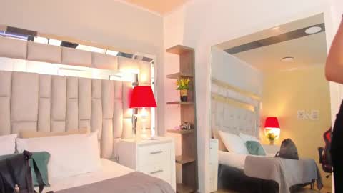 mariiahneedles online show from 11-18-25, 11:48