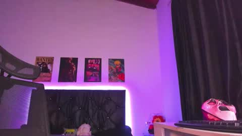 Snapshot of mariiana_hasper chatting on 10-31-25, 05:41 Mariana Hasper online show from 10-31-25, 05:41