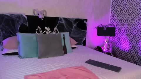 Snapshot of mariianna_lopez_ chatting on 10-17-25, 04:20 Mariana online show from 10-17-25, 04:20