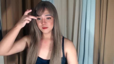Snapshot of marikosue01 chatting on 05-17-26, 05:53 marikosue online show from 05-17-26, 05:53