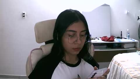 Snapshot of marilove40925 chatting on 11-06-25, 03:40 marilove40925 online show from 11-06-25, 03:40