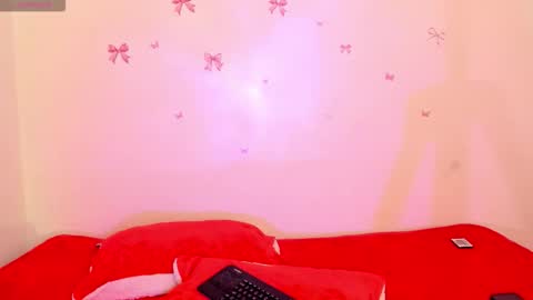 Snapshot of marilyndupont chatting on 11-12-25, 12:44 Marilyn online show from 11-12-25, 12:44