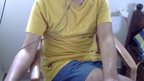 Snapshot of marinavine chatting on 01-14-25, 06:02 The SHY UncutBoy online show from 01-14-25, 06:02